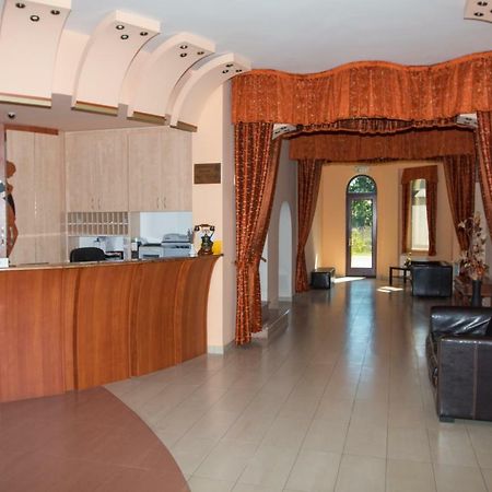 Hotel Fortuna Dávod Zewnętrze zdjęcie