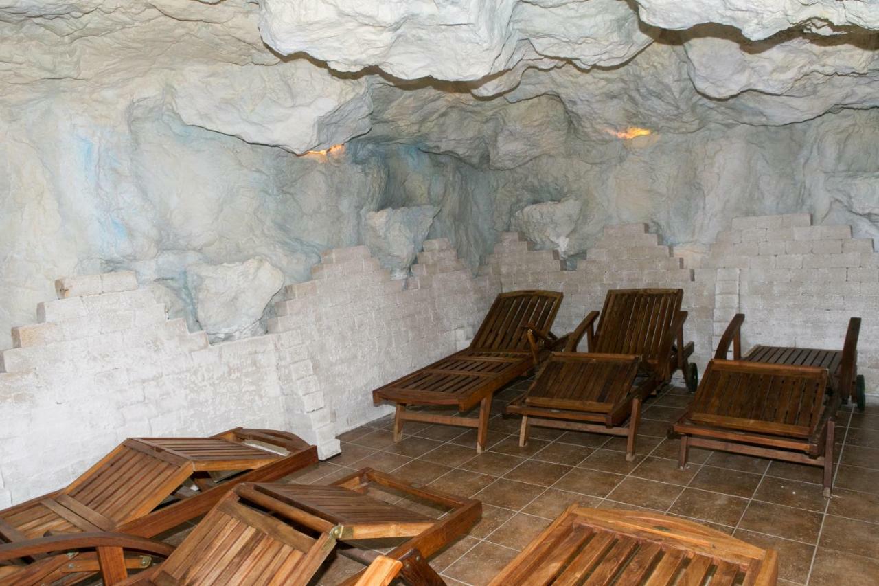 Hotel Fortuna Dávod Zewnętrze zdjęcie