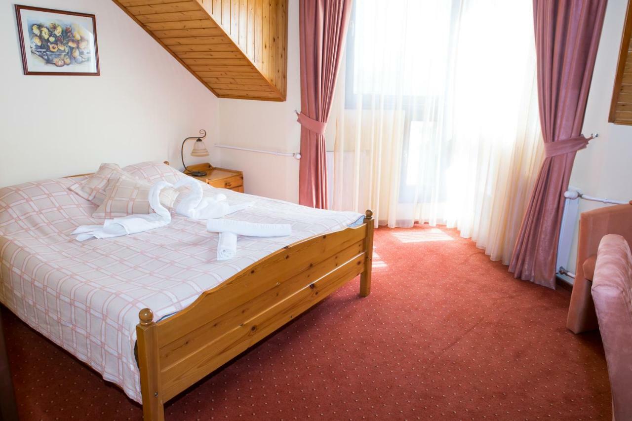 Hotel Fortuna Dávod Zewnętrze zdjęcie