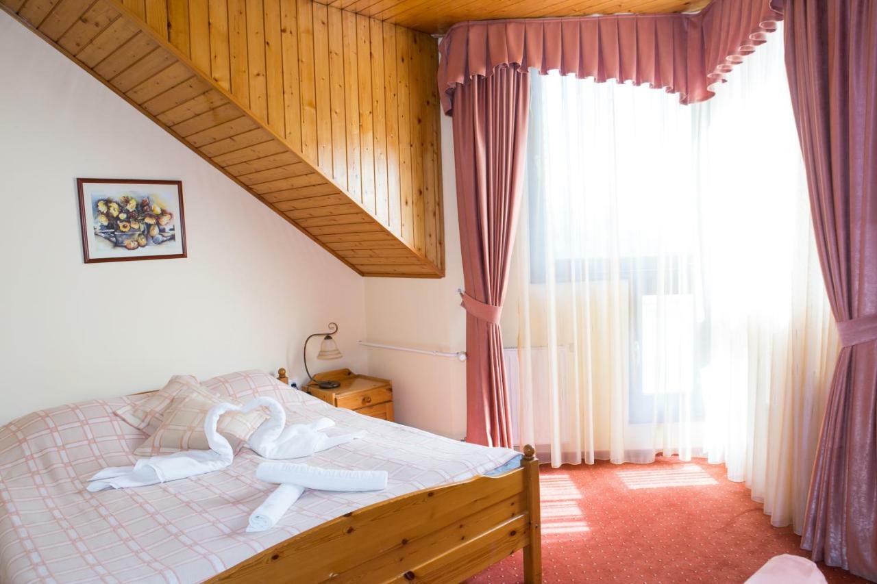 Hotel Fortuna Dávod Zewnętrze zdjęcie
