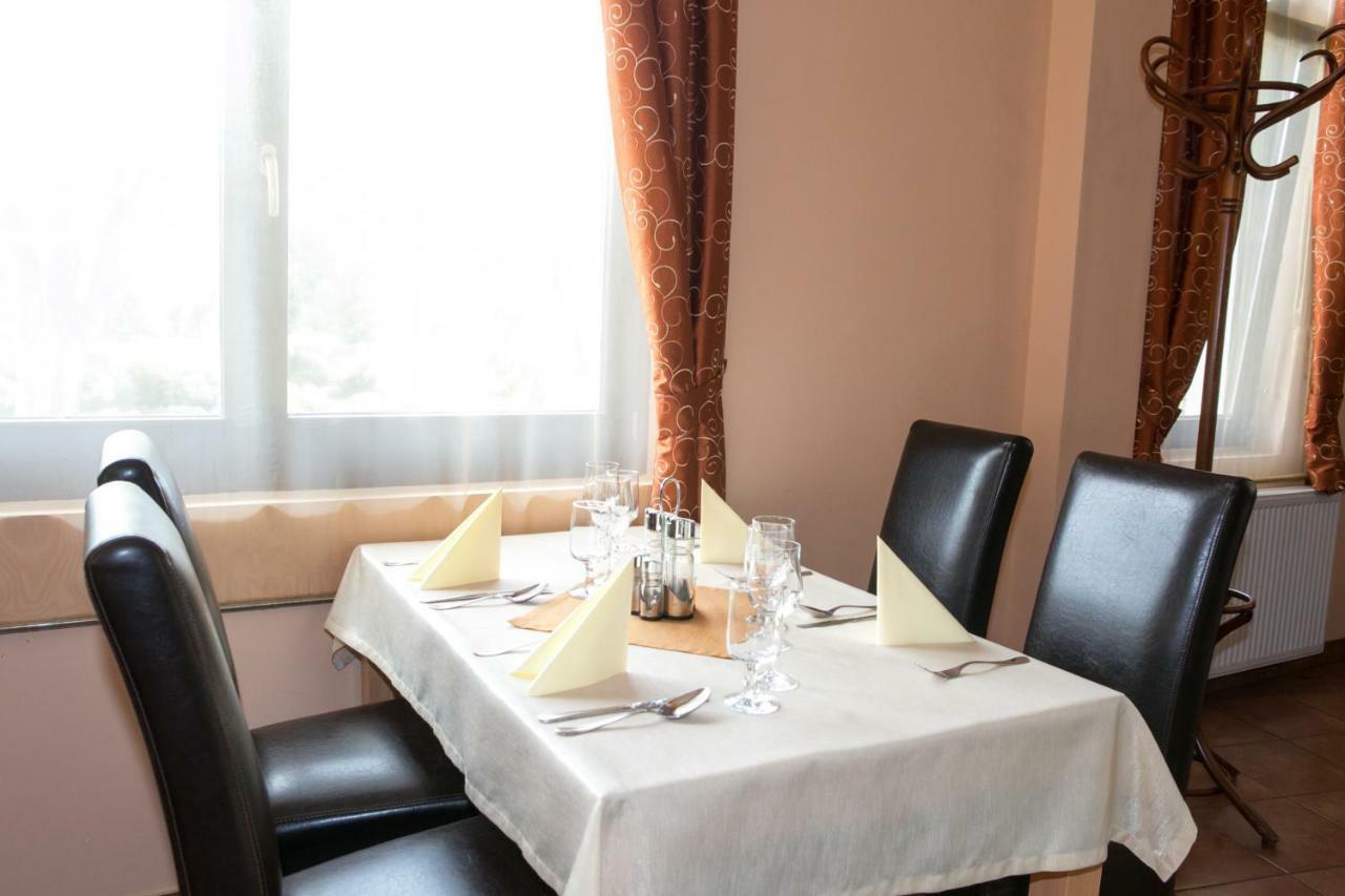 Hotel Fortuna Dávod Zewnętrze zdjęcie