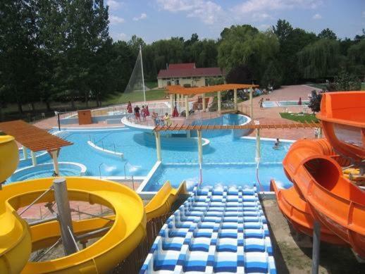 Hotel Fortuna Dávod Zewnętrze zdjęcie