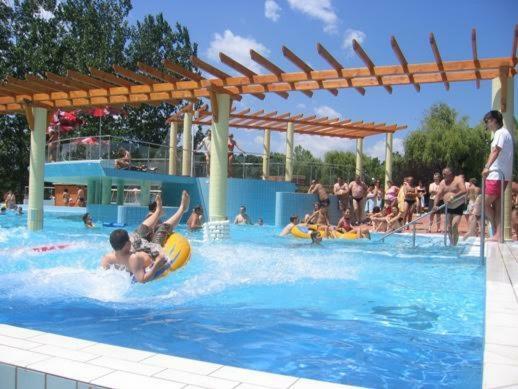 Hotel Fortuna Dávod Zewnętrze zdjęcie
