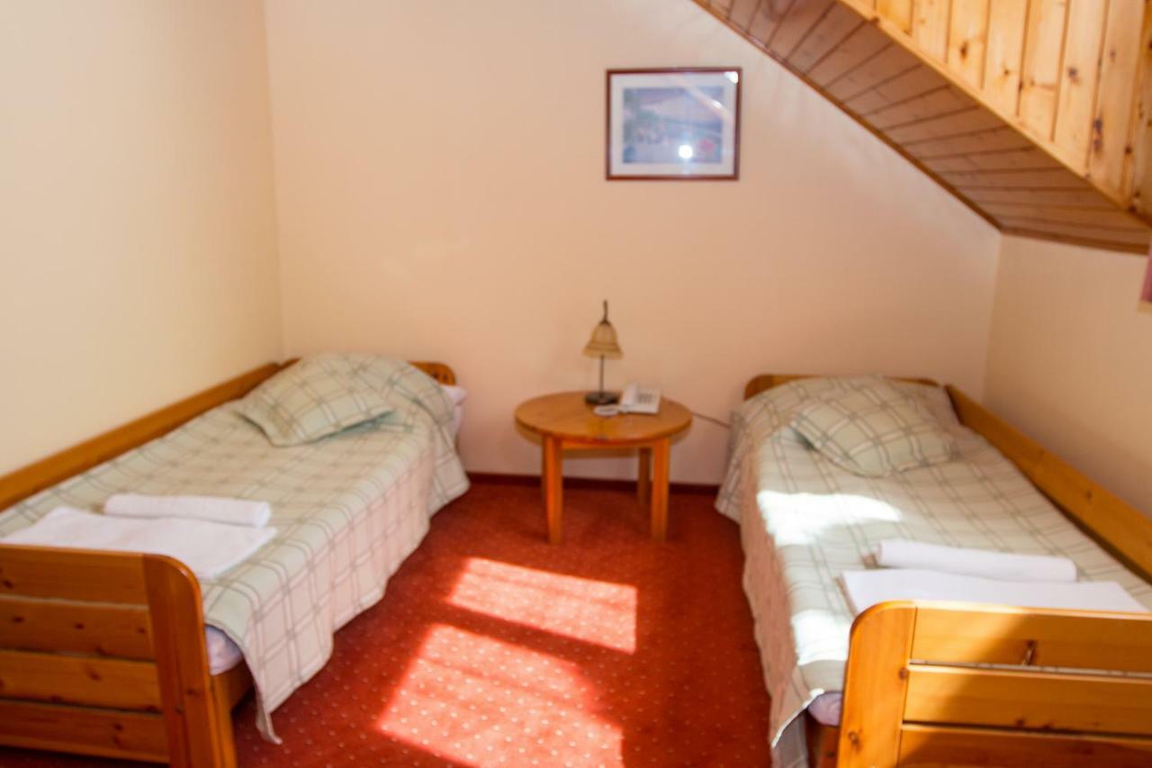 Hotel Fortuna Dávod Zewnętrze zdjęcie