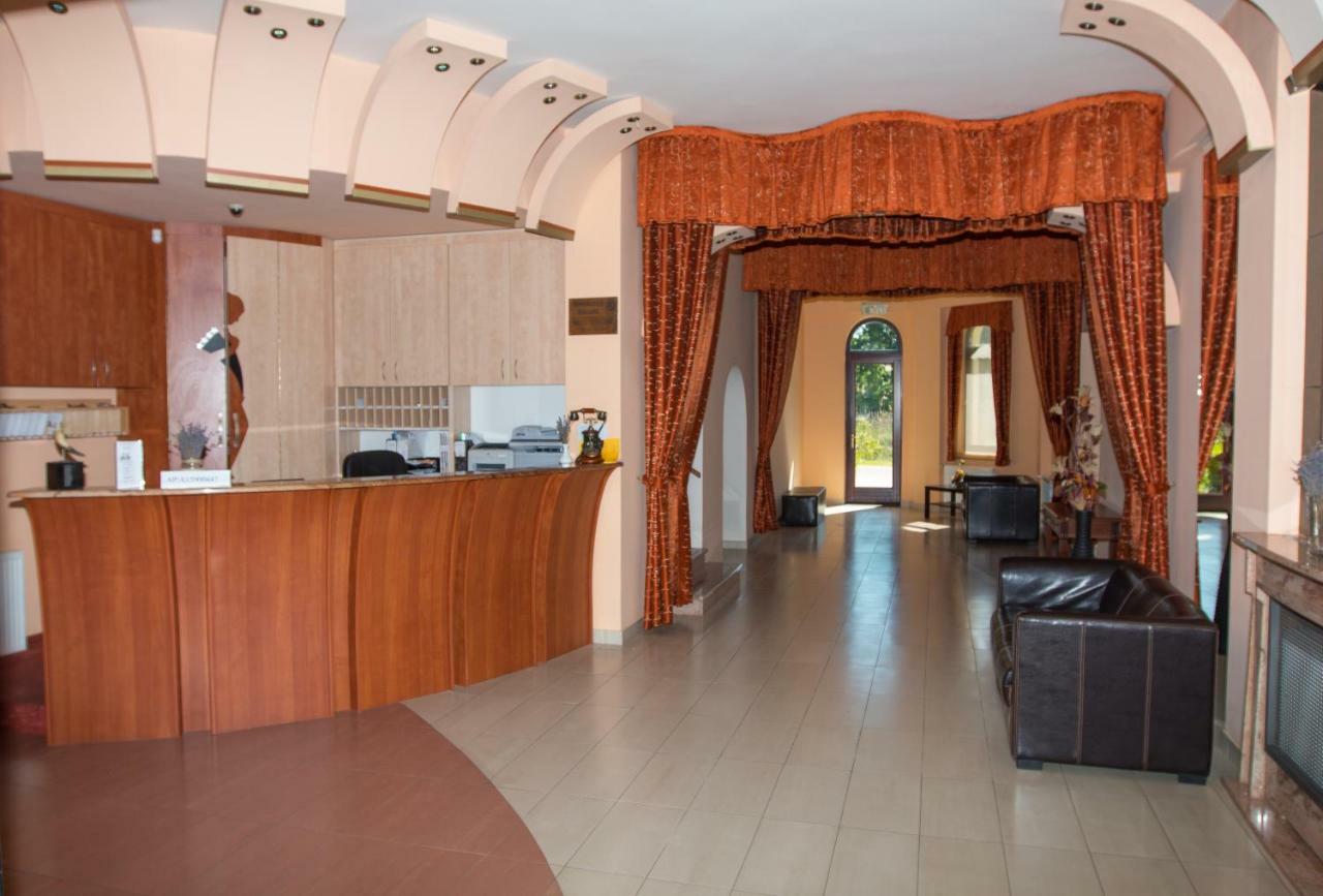 Hotel Fortuna Dávod Zewnętrze zdjęcie